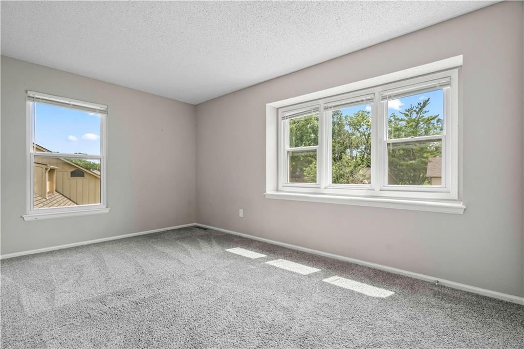 312 NW Locust Street — photo 20