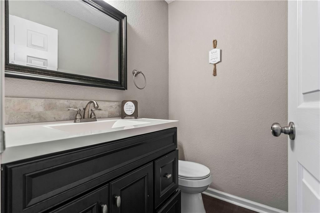 312 NW Locust Street — photo 22