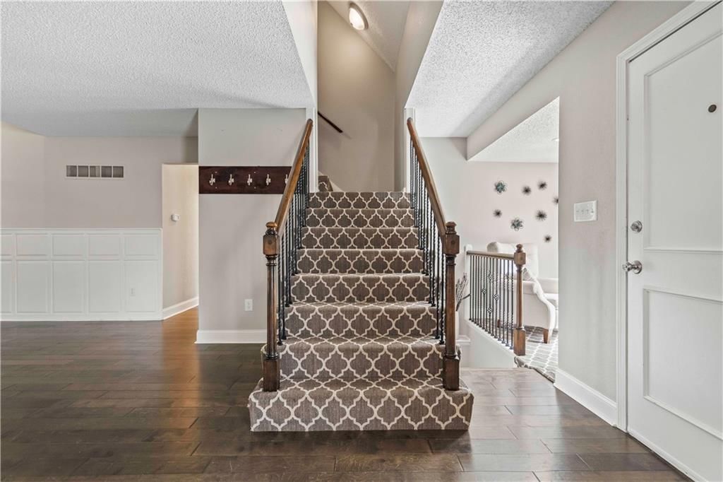 312 NW Locust Street — photo 23