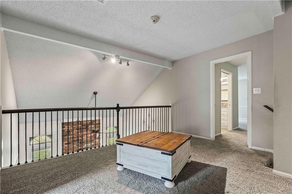 312 NW Locust Street — photo 26
