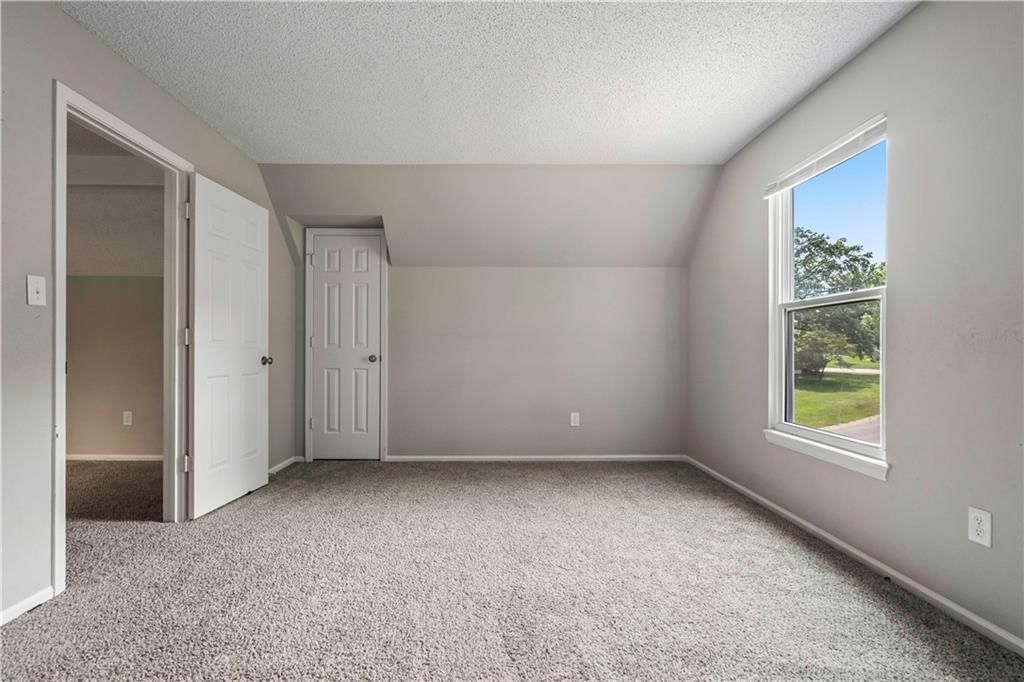 312 NW Locust Street — photo 28