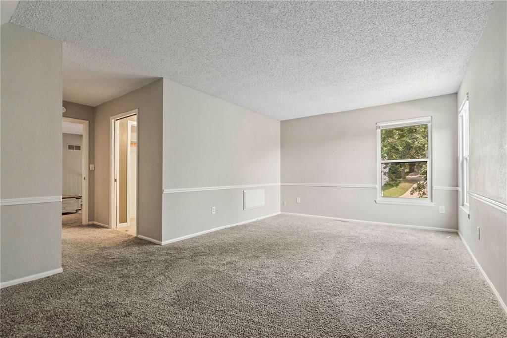 312 NW Locust Street — photo 29
