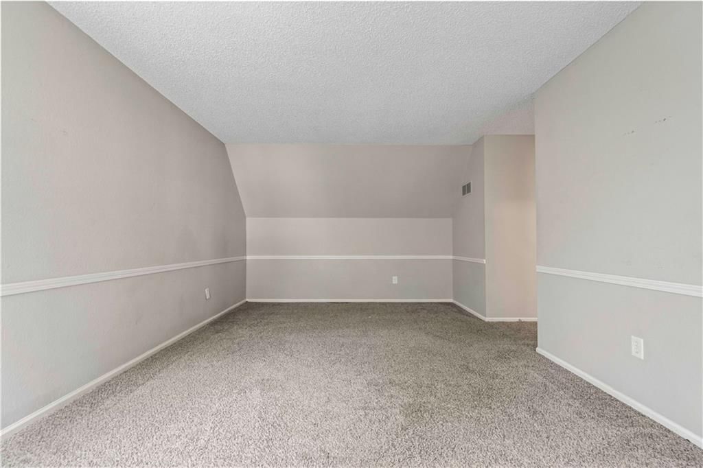 312 NW Locust Street — photo 30