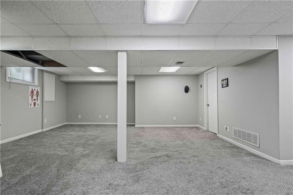 312 NW Locust Street — photo 34
