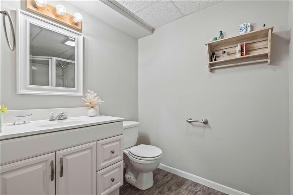 312 NW Locust Street — photo 38