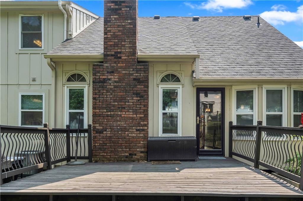 312 NW Locust Street — photo 40