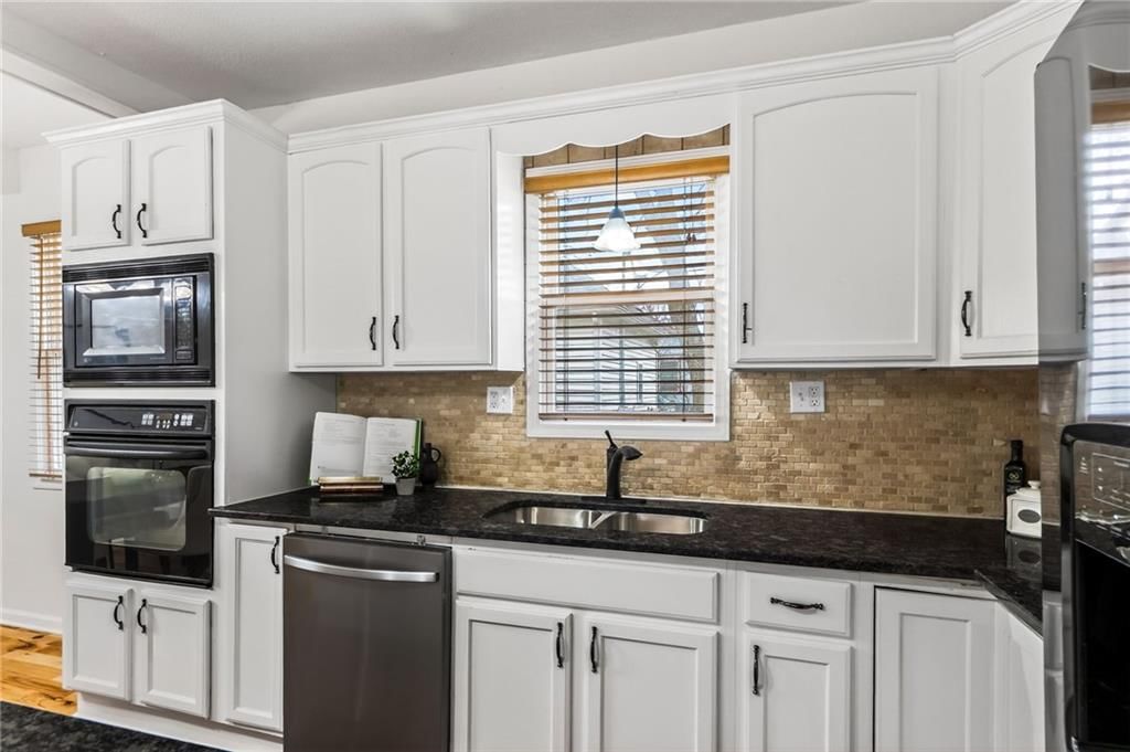309 W Piankishaw Street — photo 18