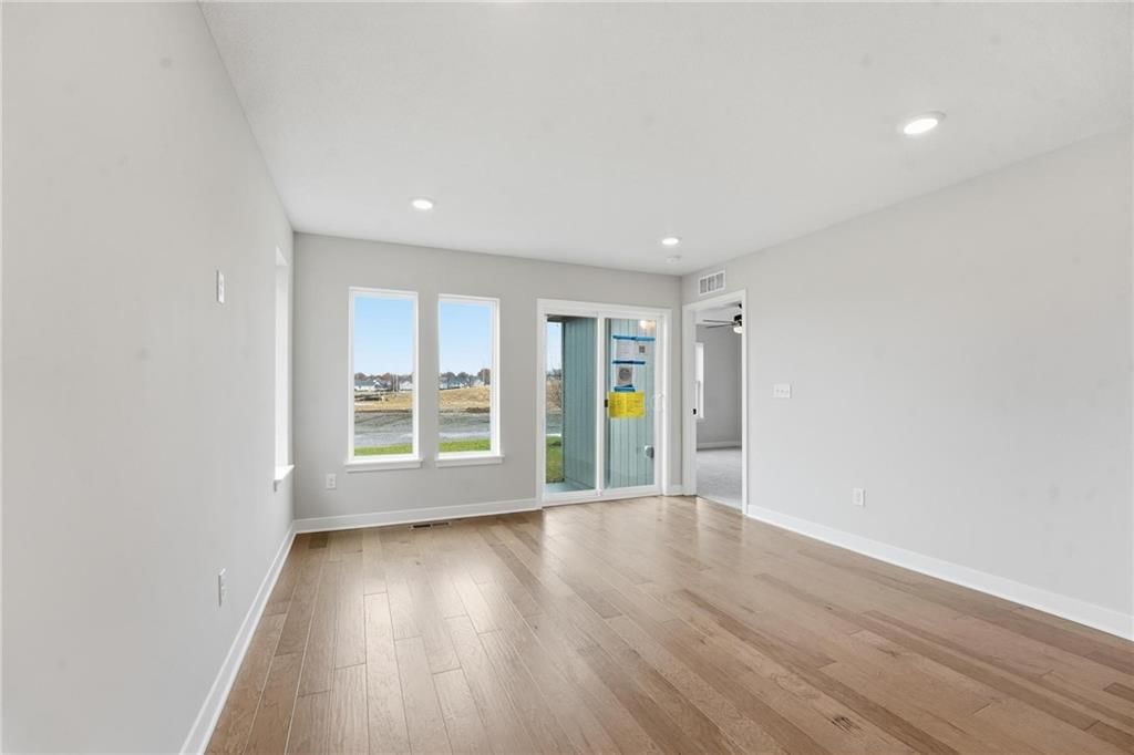 1312 SE Windbreak Drive — photo 8