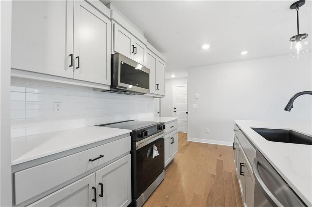 1312 SE Windbreak Drive — photo 9