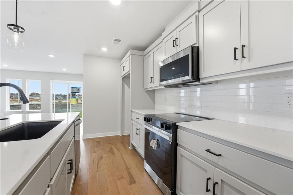 1312 SE Windbreak Drive — photo 10
