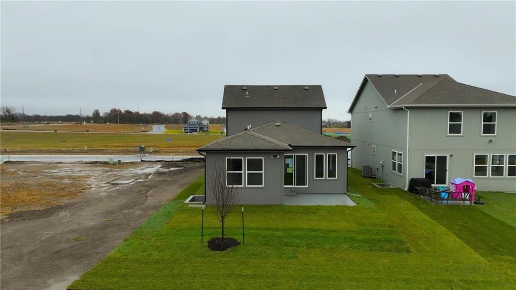1312 SE Windbreak Drive — photo 28