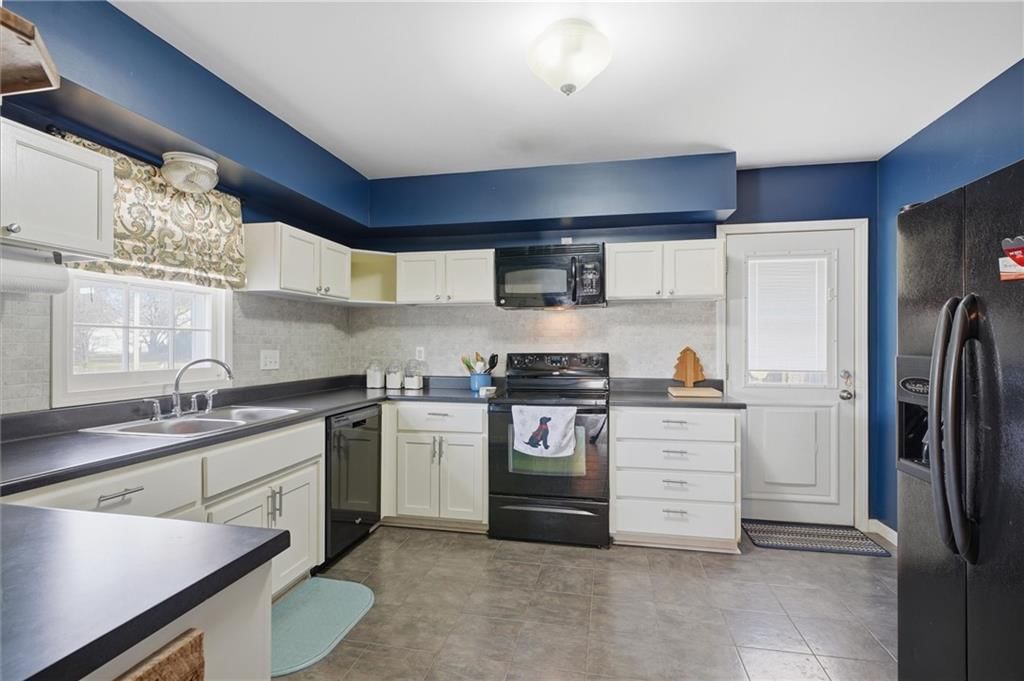 801 E Lexington Street — photo 8