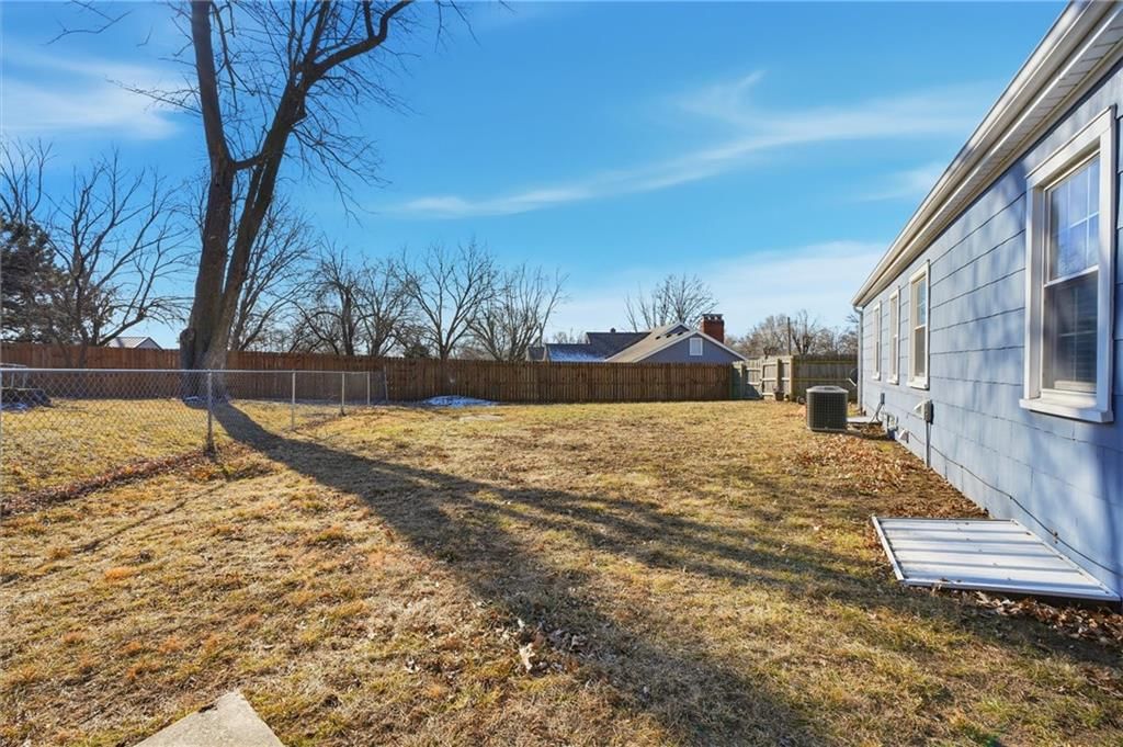 801 E Lexington Street — photo 16