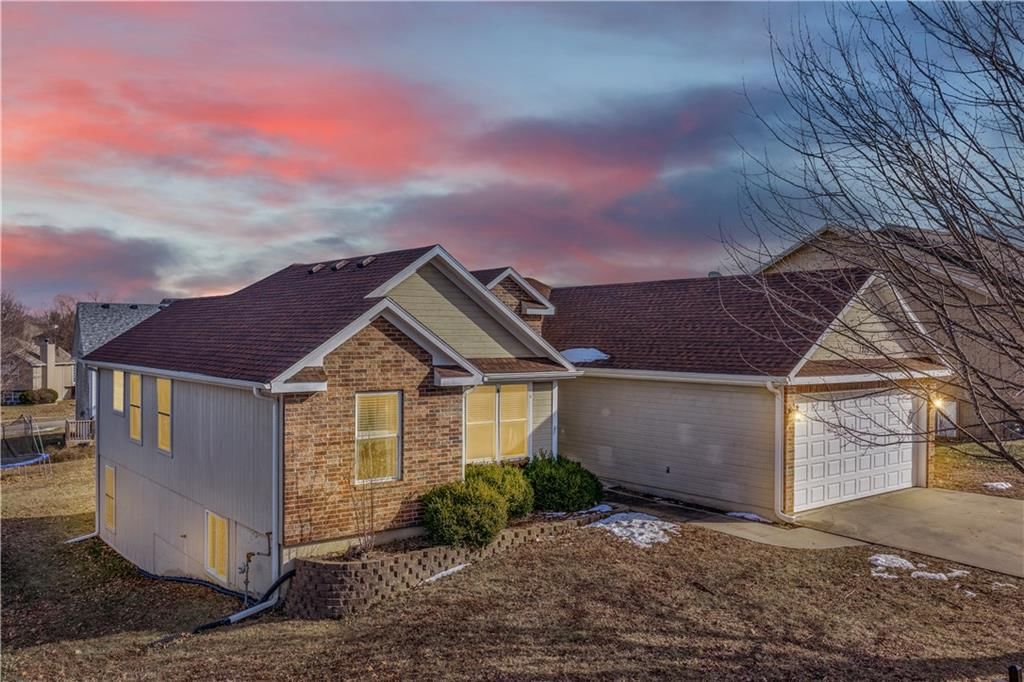 1219 S Countryview Lane, Warrensburg, MO