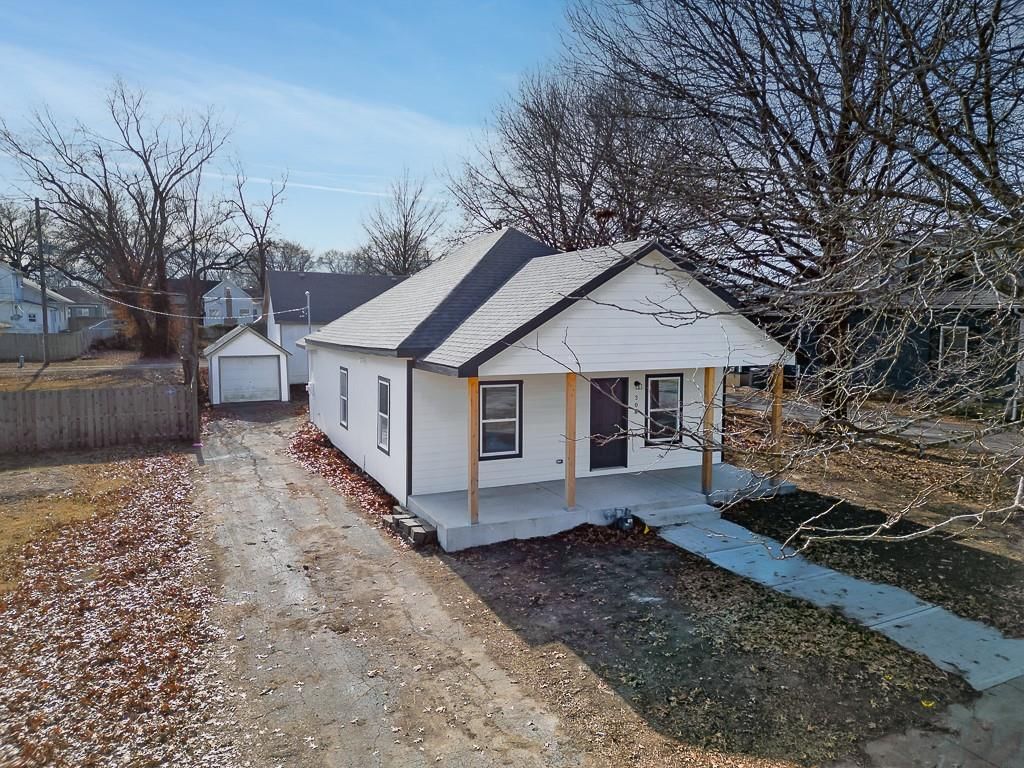 308 E 2nd Street — photo 1