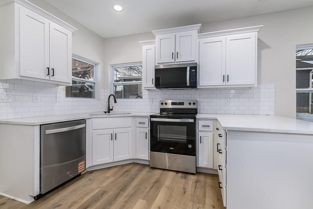 308 E 2nd Street — photo 5