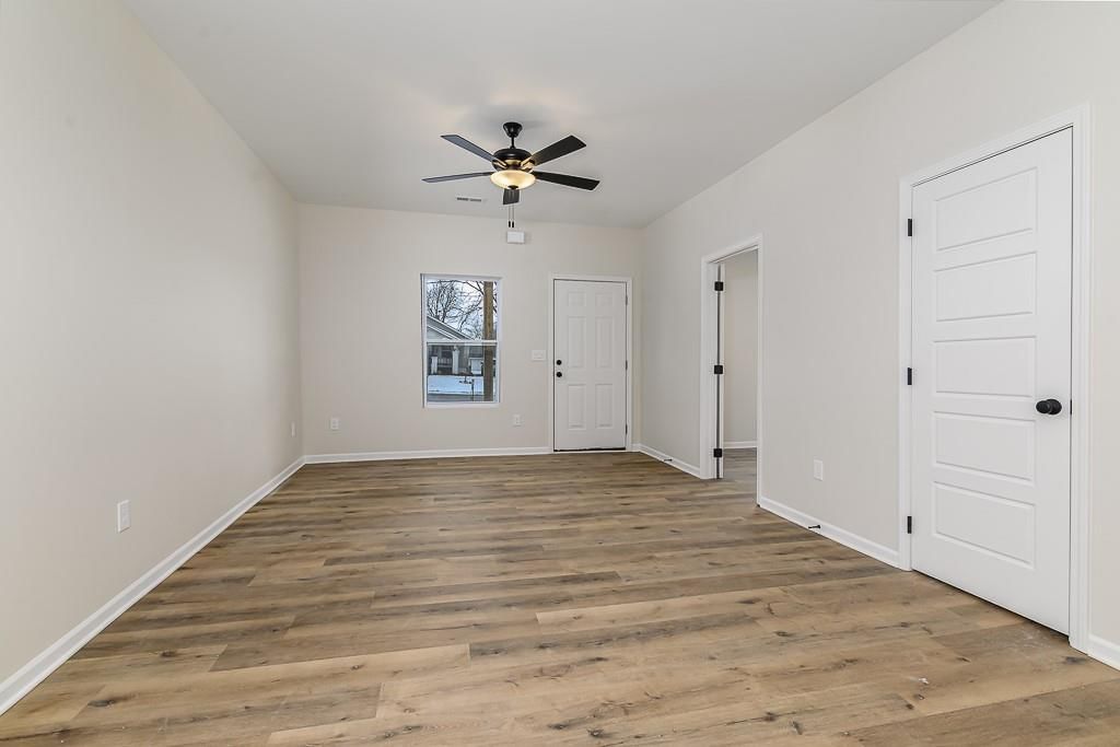 308 E 2nd Street — photo 7