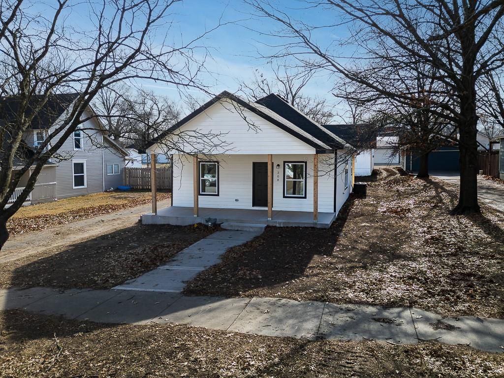 308 E 2nd Street — photo 19