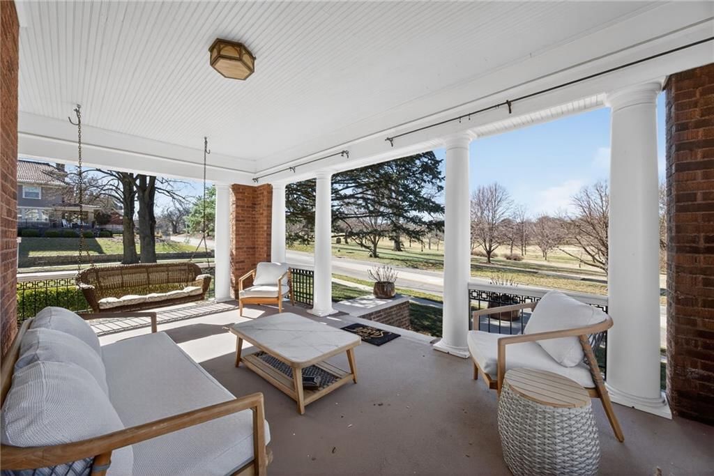 234 W 53rd Terrace — photo 7
