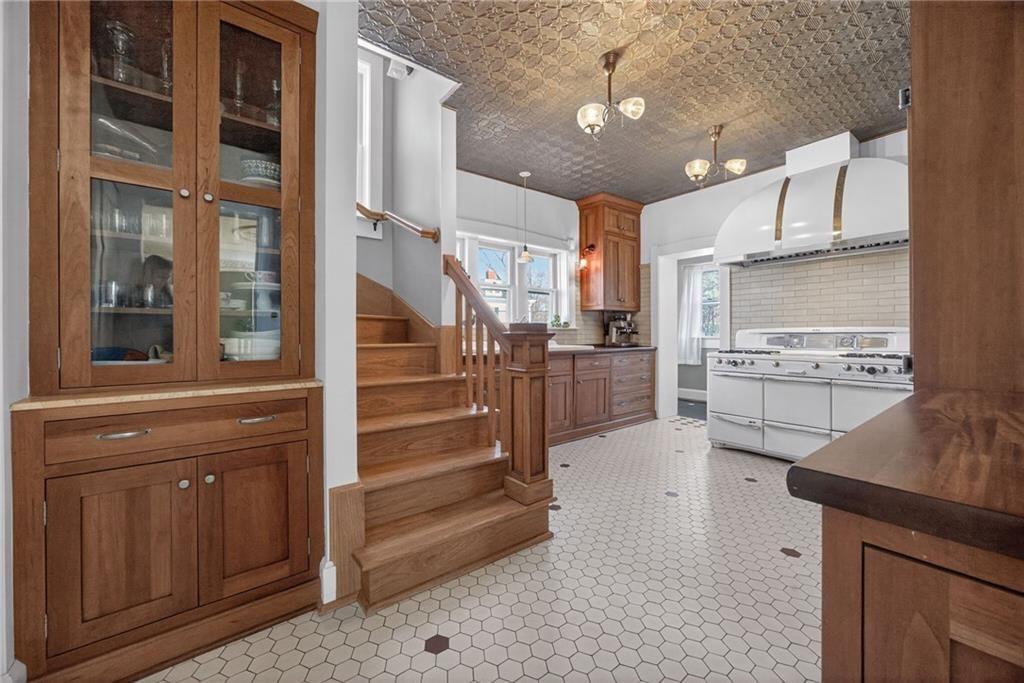 234 W 53rd Terrace — photo 15