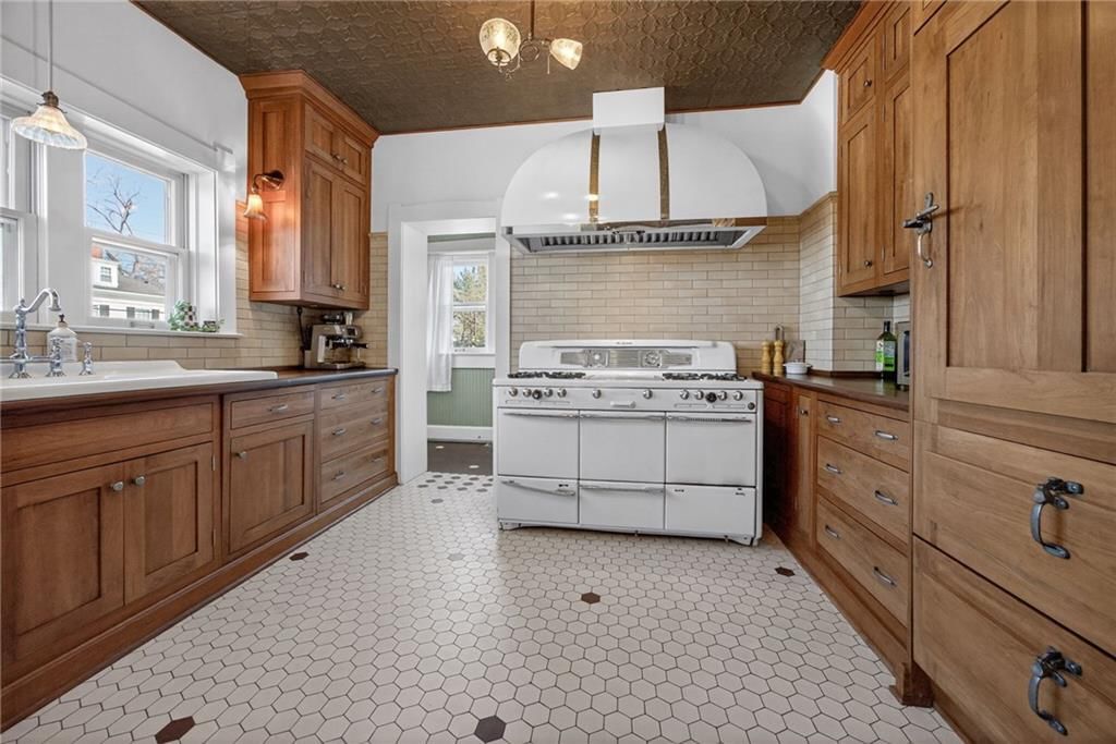 234 W 53rd Terrace — photo 16