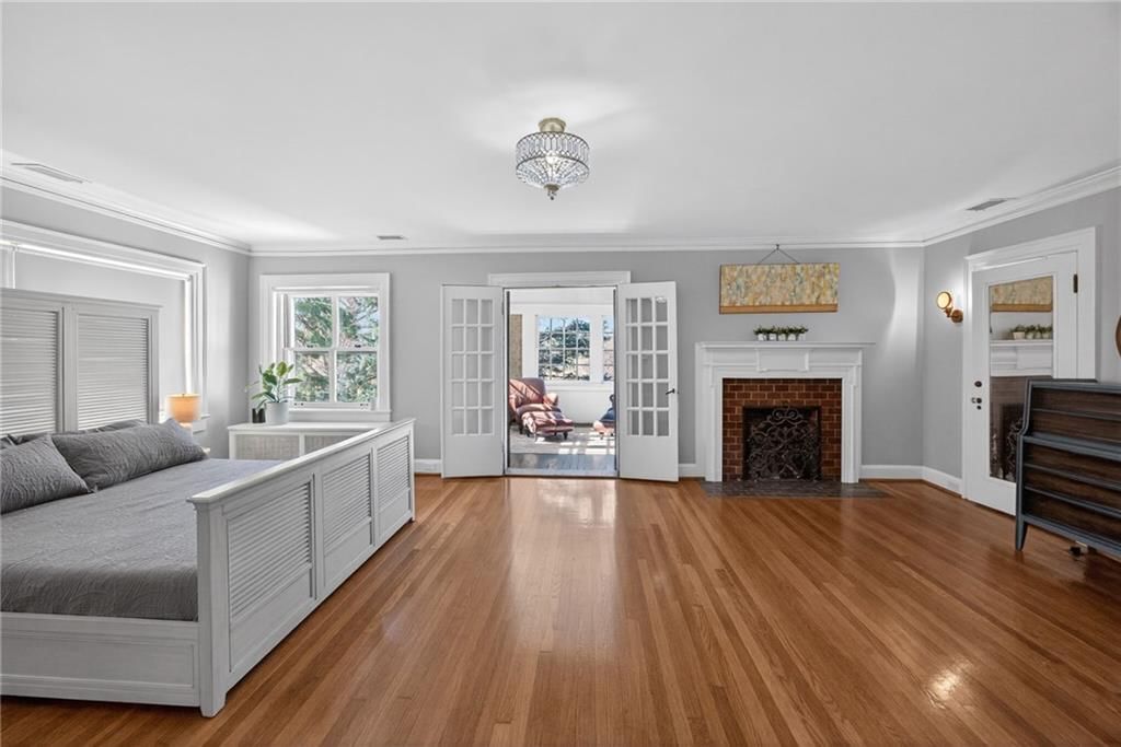 234 W 53rd Terrace — photo 35