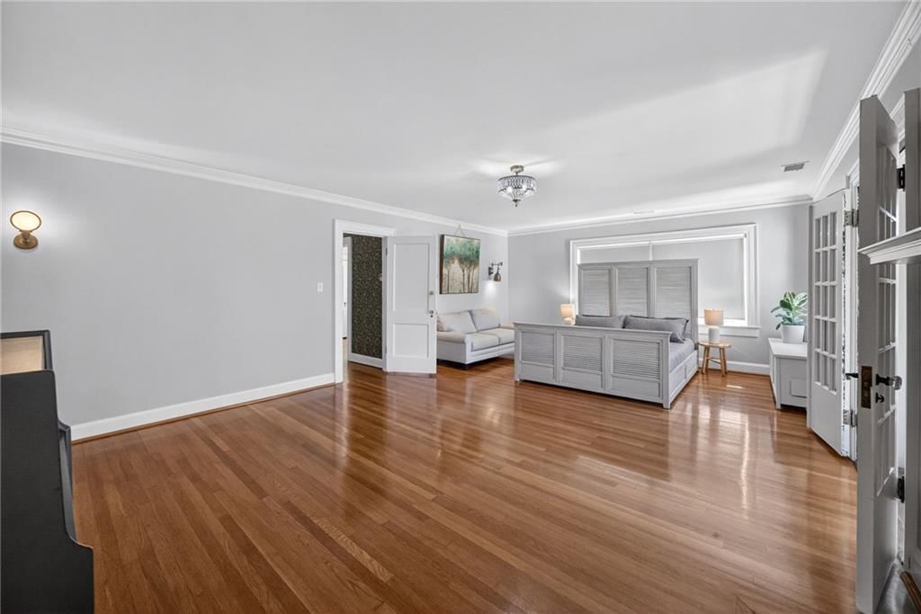 234 W 53rd Terrace — photo 37