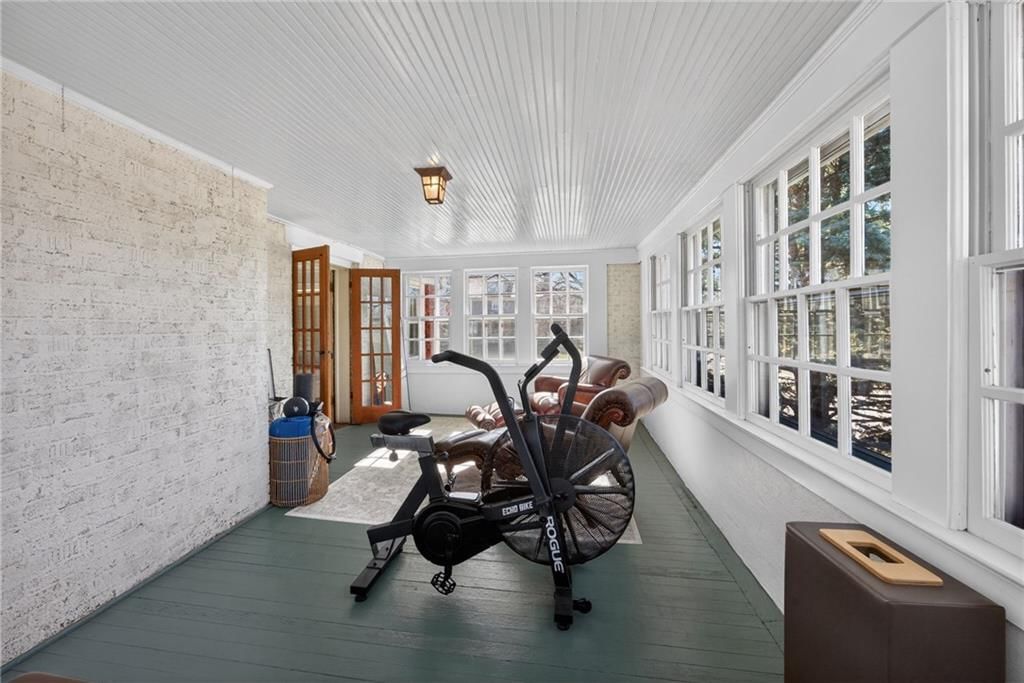 234 W 53rd Terrace — photo 39