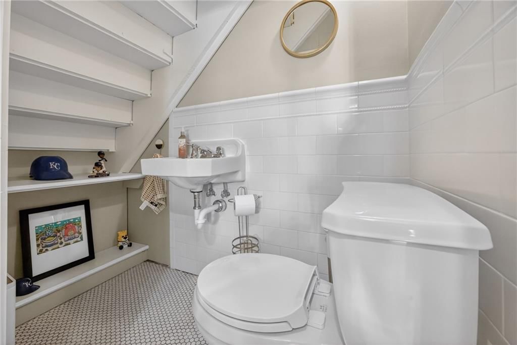 234 W 53rd Terrace — photo 58