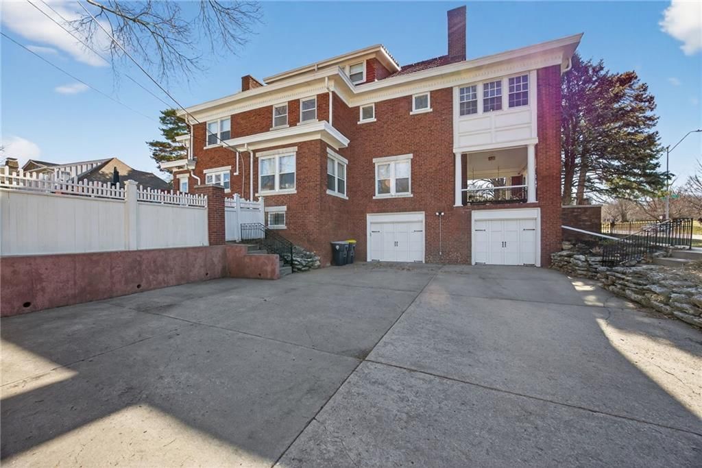234 W 53rd Terrace — photo 65