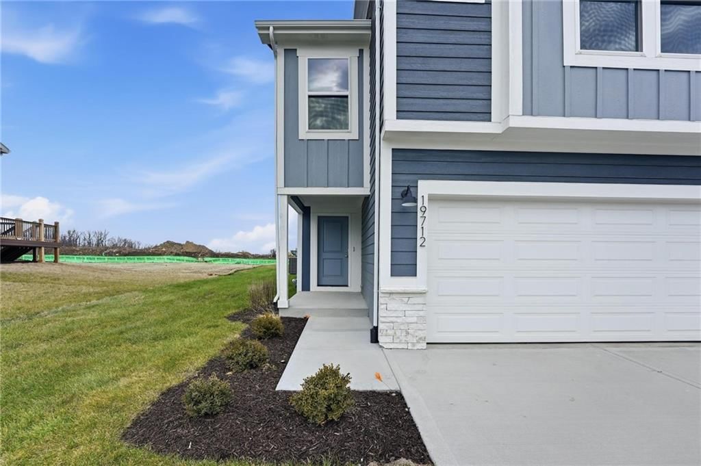 19712 W 195th Place, Spring Hill, KS