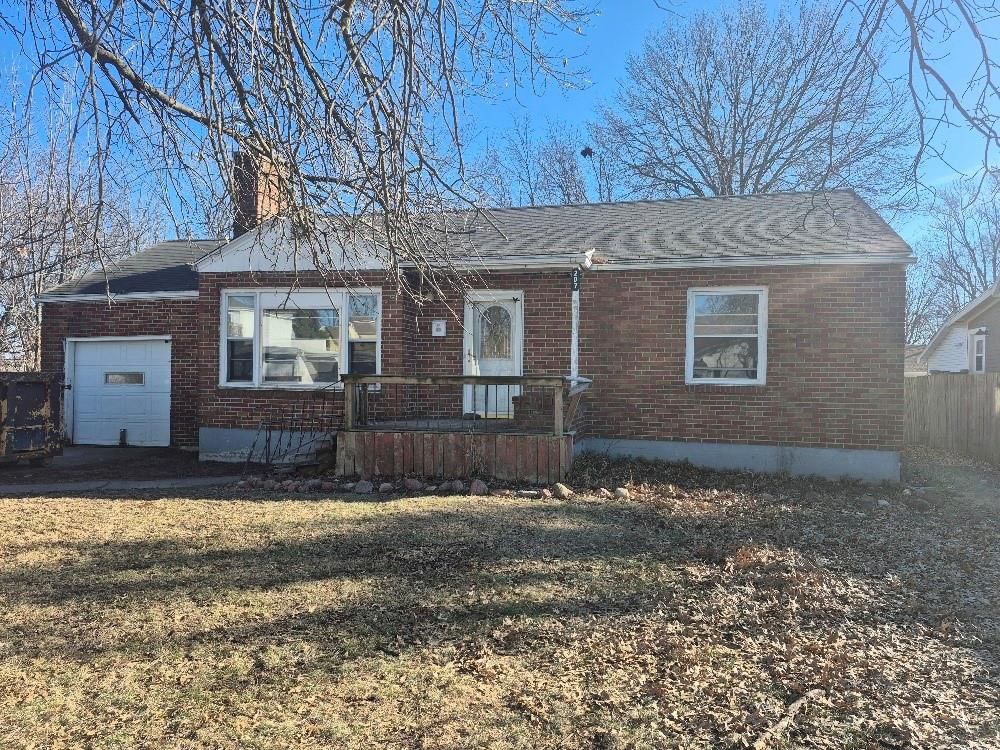 205 S Enos Street, Hamilton, MO