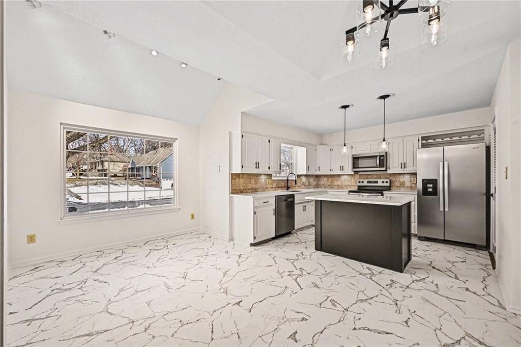 2805 Castle Drive — photo 4