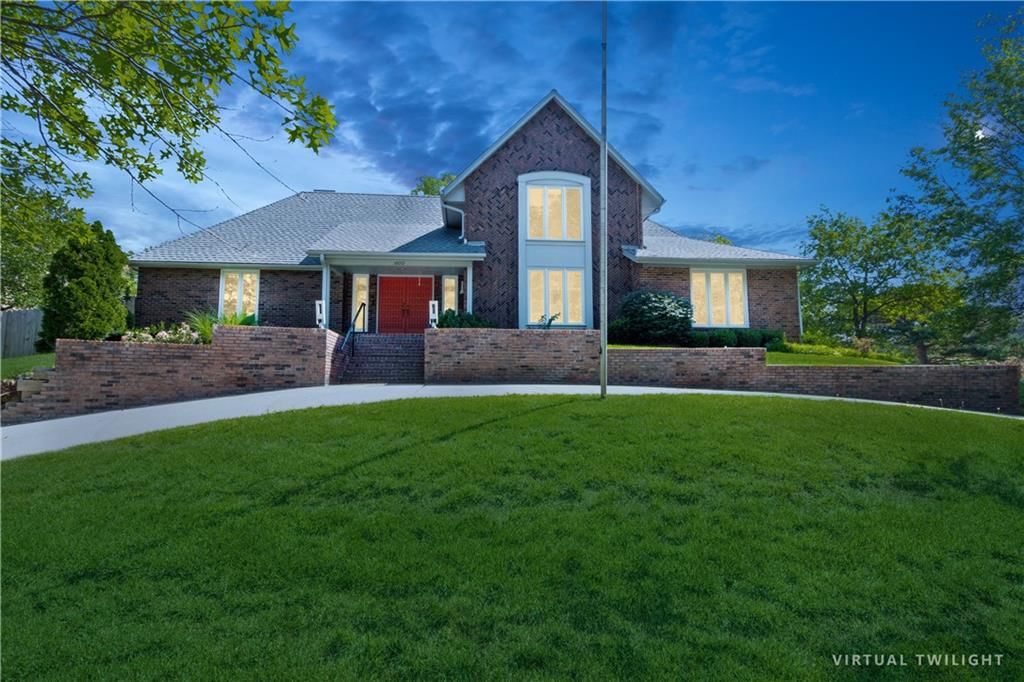 10052 Hemlock Drive — photo 1