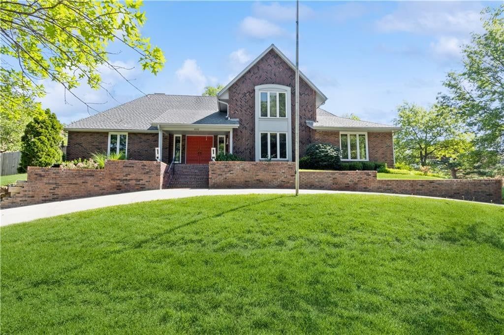 10052 Hemlock Drive — photo 2