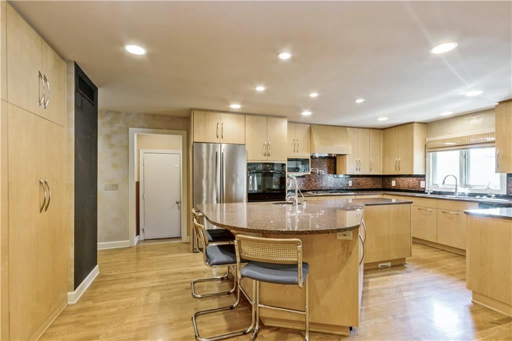 10052 Hemlock Drive — photo 9