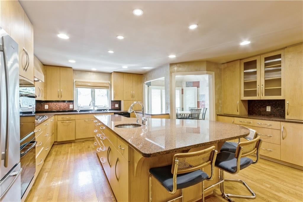 10052 Hemlock Drive — photo 10