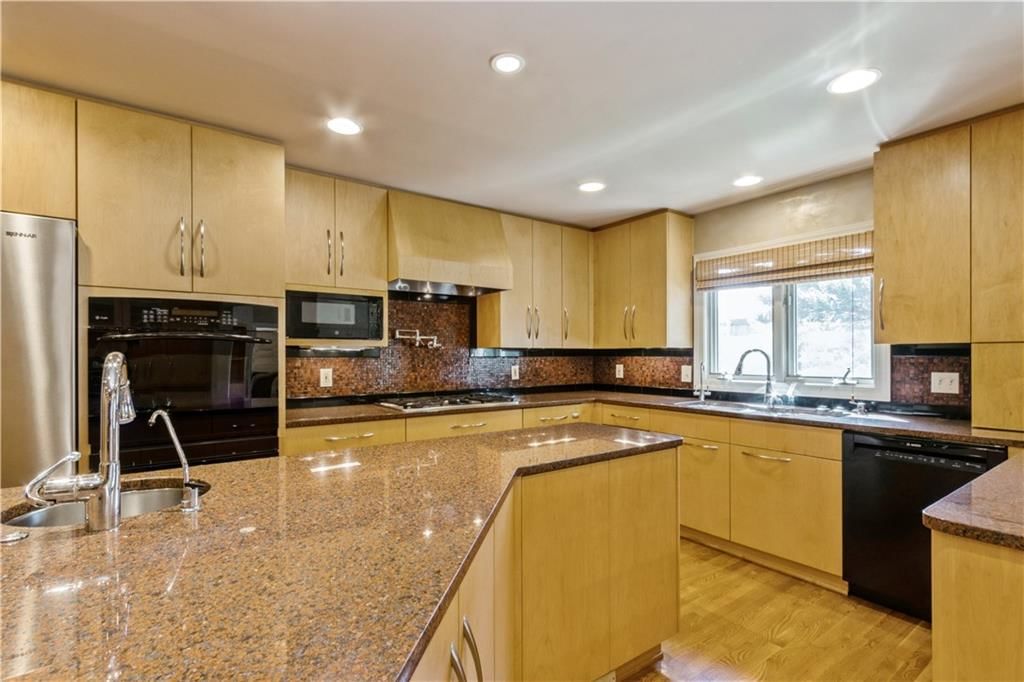 10052 Hemlock Drive — photo 11