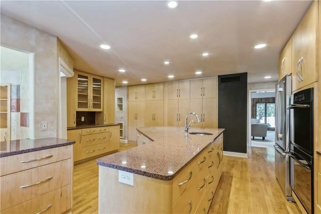 10052 Hemlock Drive — photo 14