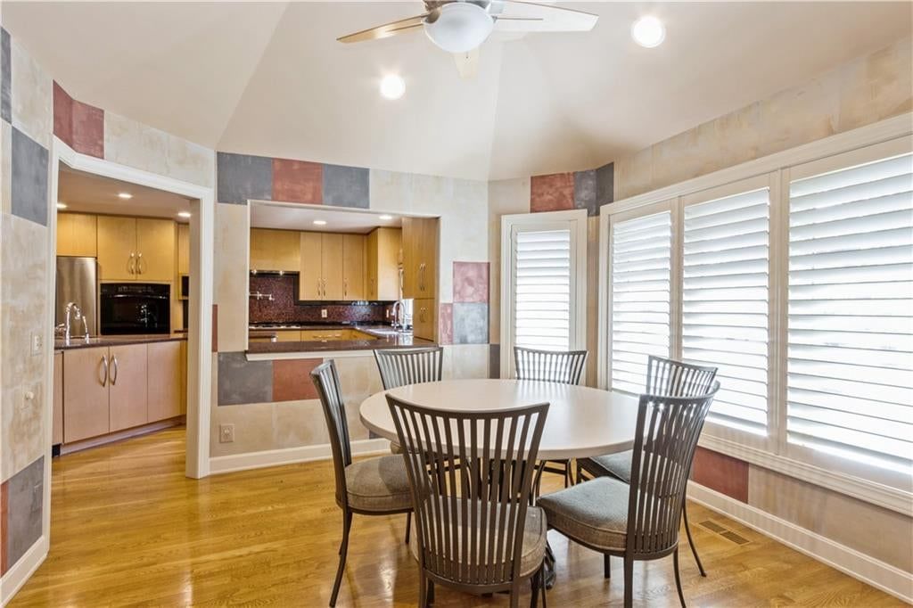 10052 Hemlock Drive — photo 15