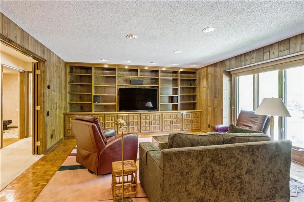 10052 Hemlock Drive — photo 18