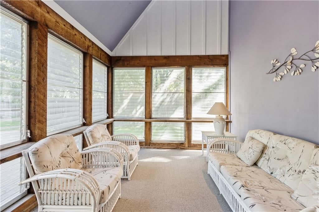 10052 Hemlock Drive — photo 21