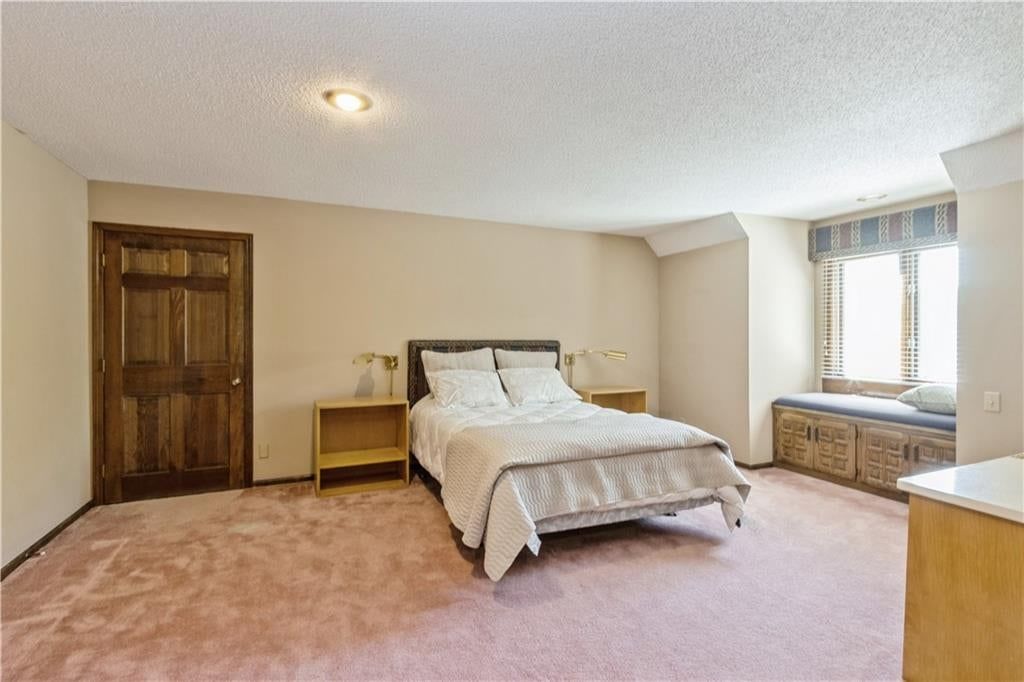 10052 Hemlock Drive — photo 30