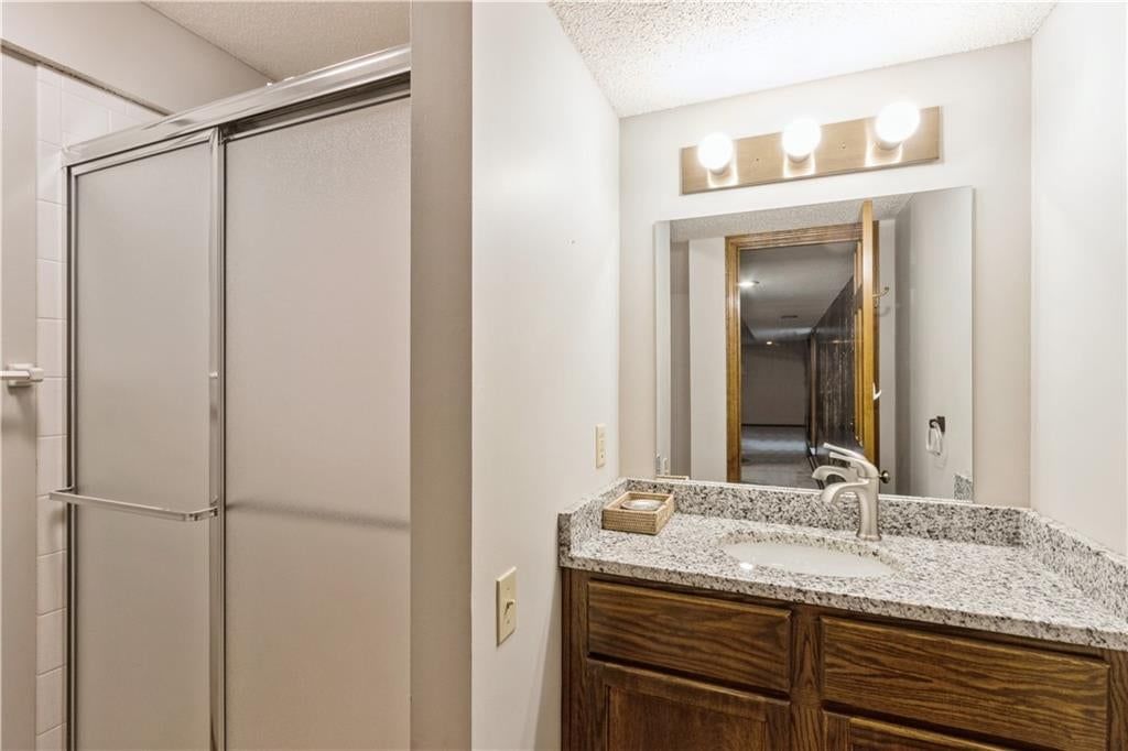 10052 Hemlock Drive — photo 33