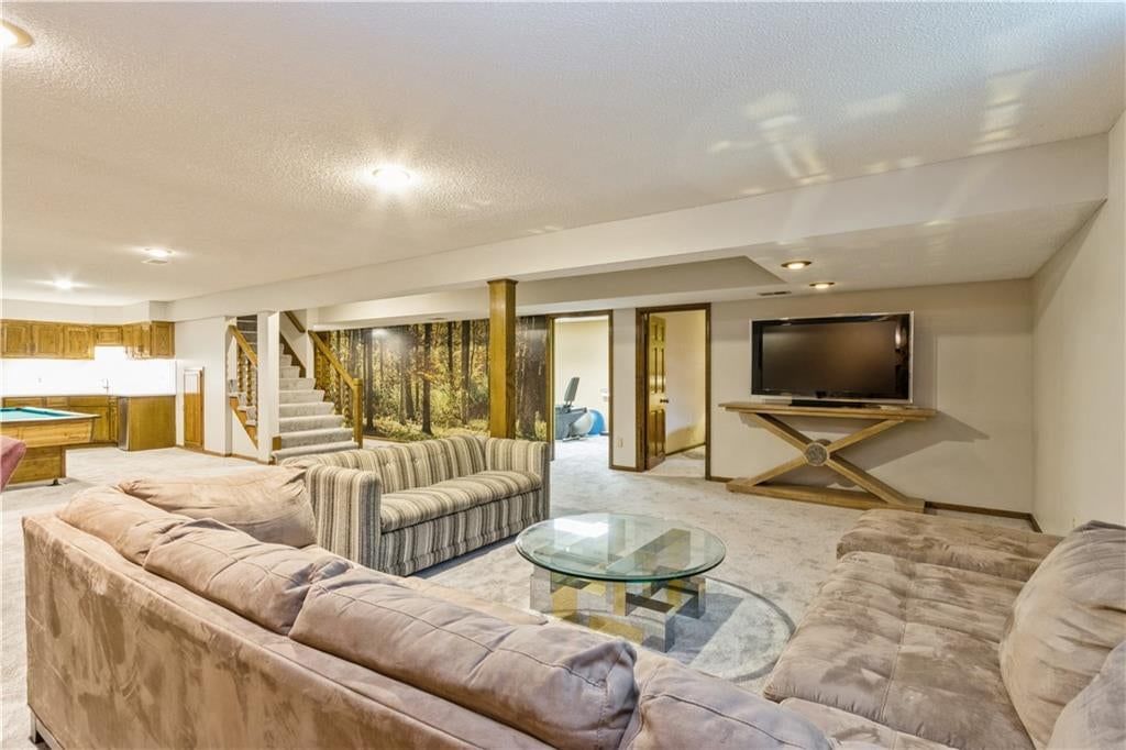 10052 Hemlock Drive — photo 41