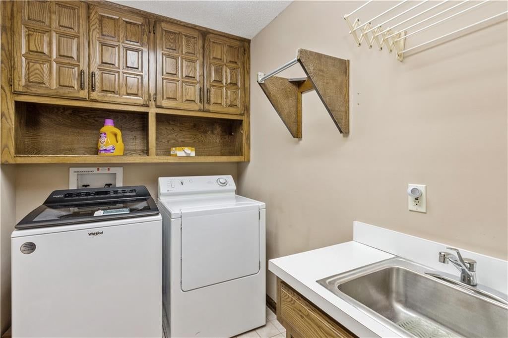 10052 Hemlock Drive — photo 42