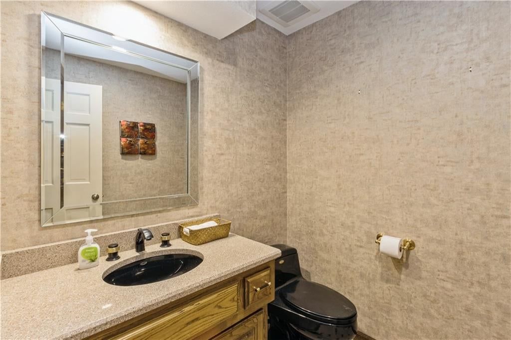 10052 Hemlock Drive — photo 44