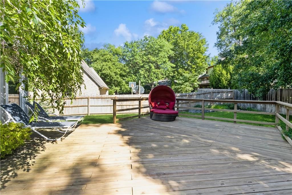 10052 Hemlock Drive — photo 45