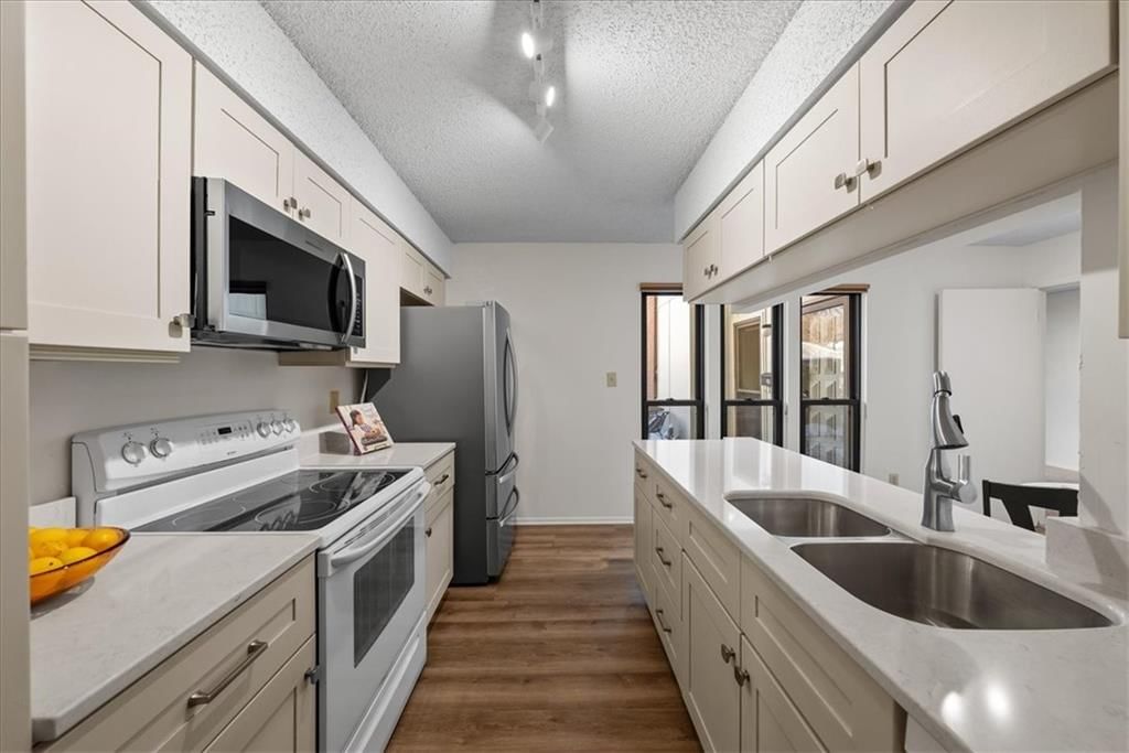6242 Rosewood Street — photo 3