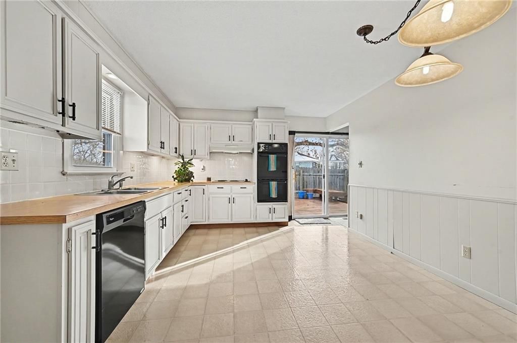 7807 NW Schott Drive — photo 10